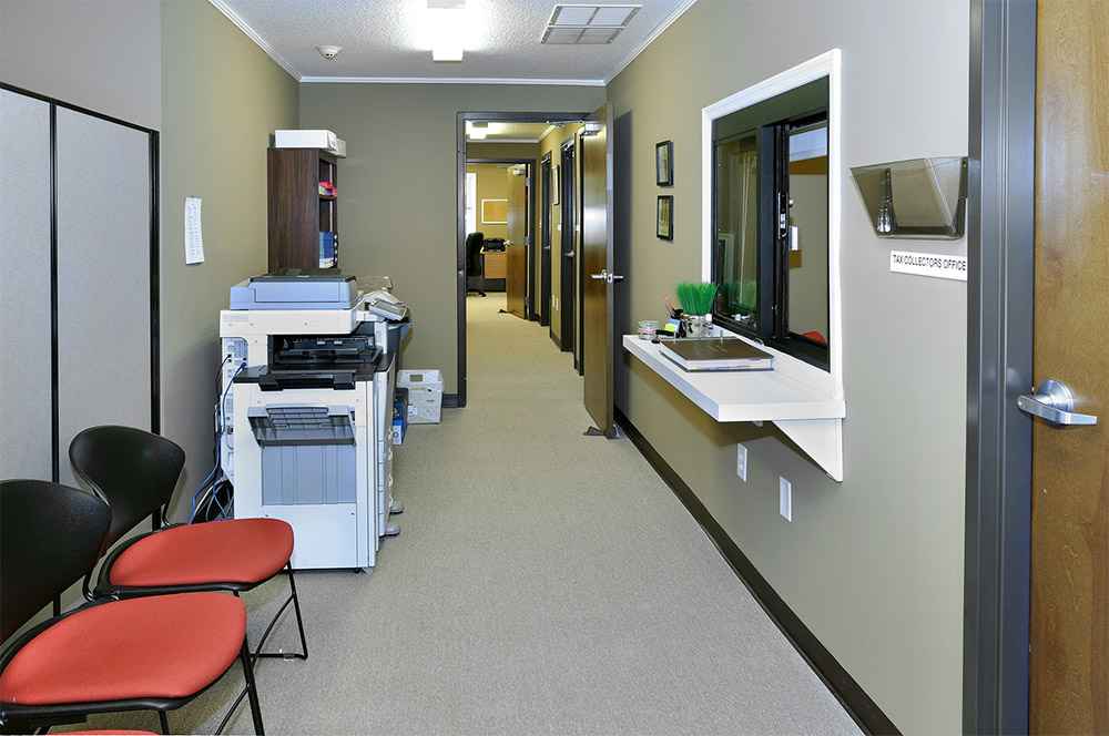 Government modular building with security and utility access in the USA